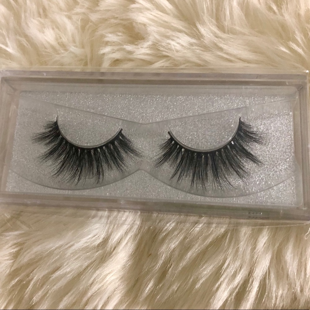 EYELASHES (QUEEN)